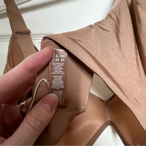NWT SKIMS Sienna Weightless Scoop Bra Size 38H - Picture 7 of 9